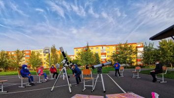 Școala Pământului