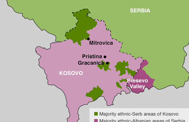 Kosovo începe să elibereze documente suplimentare pentru cetăţenii sârbi, în timp ce protestatarii blochează drumurile care duc la frontiera cu Serbia