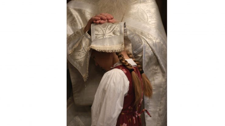 AUDIO. Un preot încearcă să seducă o minoră în timpul spovedaniei: „Eu știu că ție îți place de mine și mie îmi place de tine”