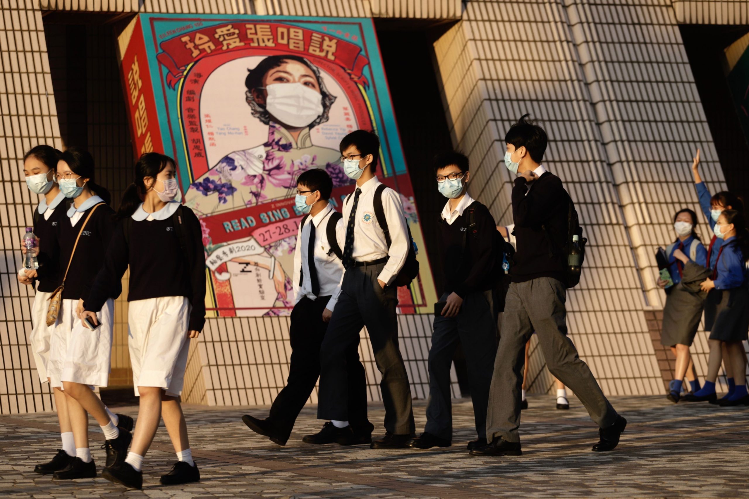 Studenții chinezi, ofensați după ce Ambasada SUA în China i-ar fi asemănat cu câinii într-o postare pe o rețea socială