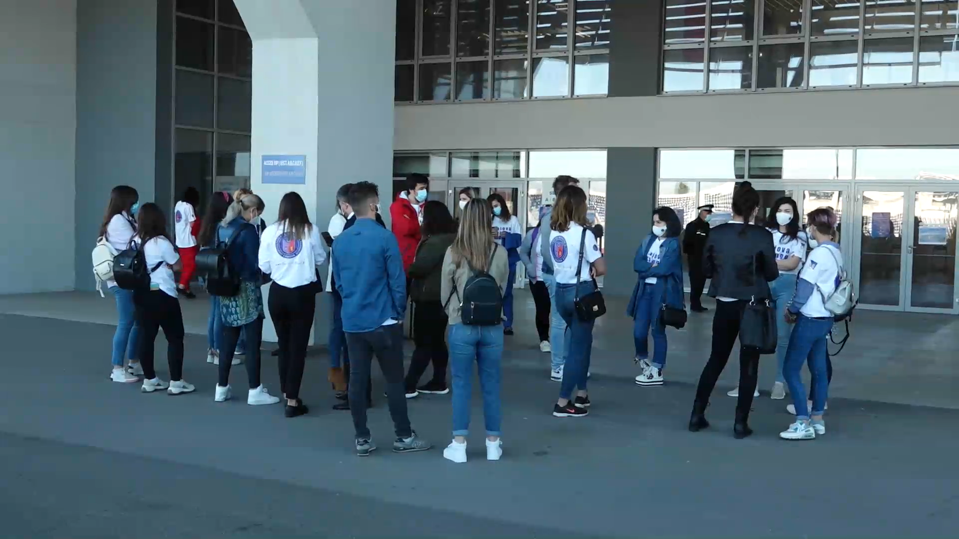 Studenții din România caută soluții pentru a combate exodul inteligenței