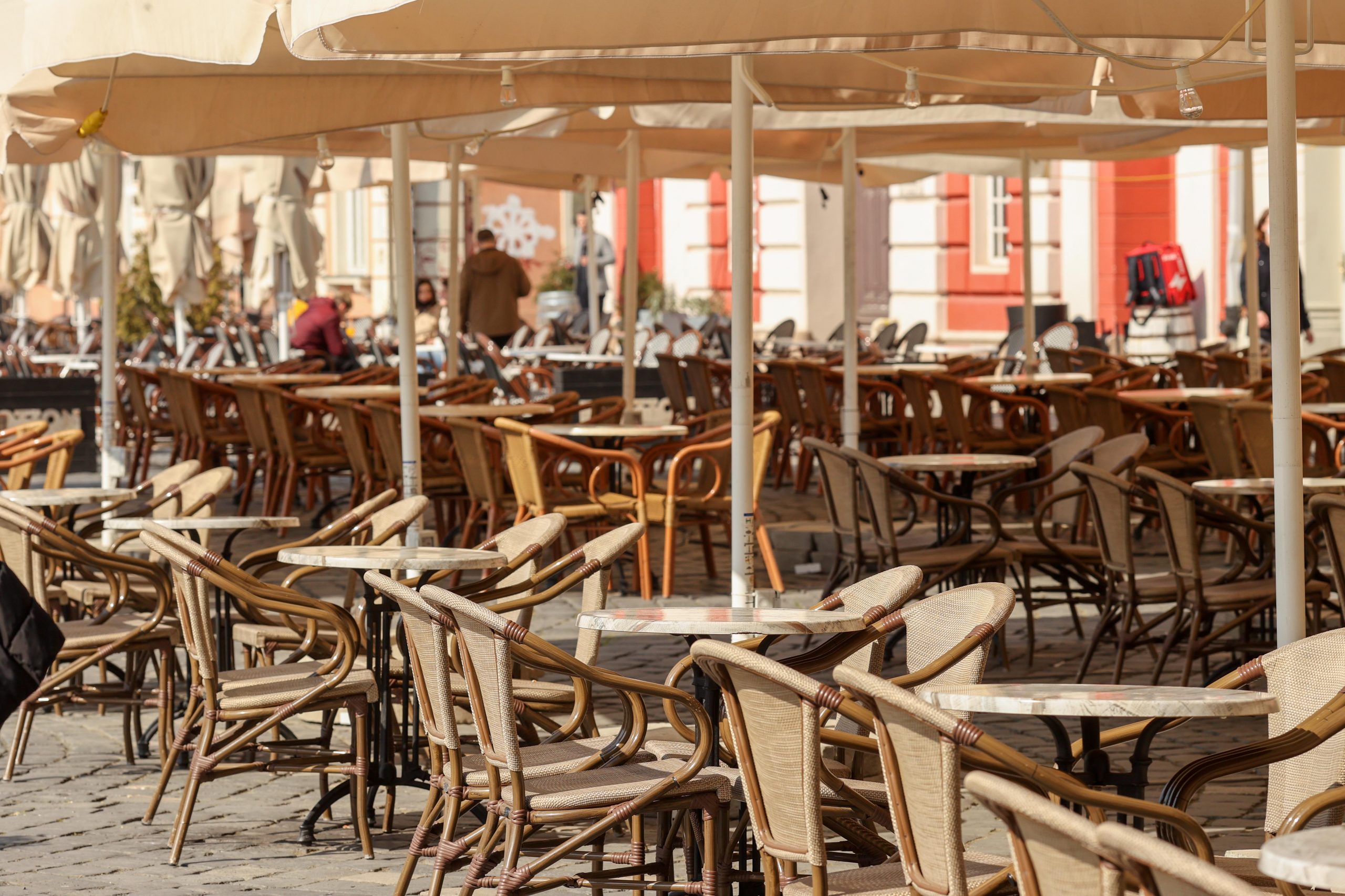 Criză de personal în HoReCa. Manager de restaurant: „Este extraordinar de greu să găsim oameni”