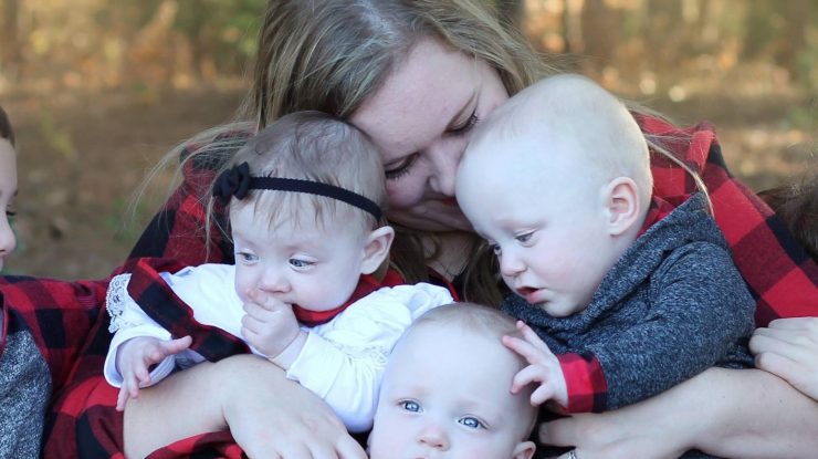 Tripleți născuți în ani diferiți. O americancă deține recordul pentru cel mai lung interval între nașterile celor trei copii. FOTO