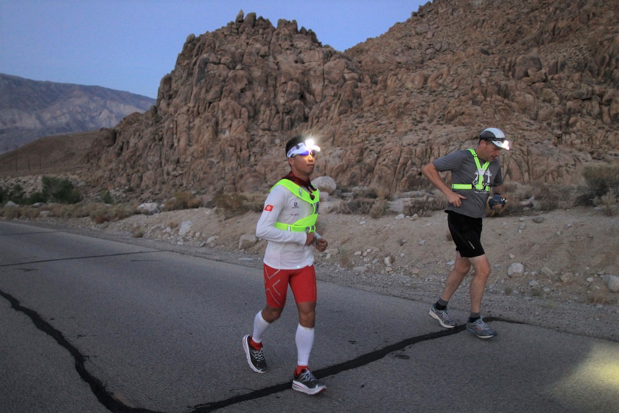 21 de sportivi chinezi au murit de frig în timp ce alergau la un ultramaraton într-o zonă muntoasă