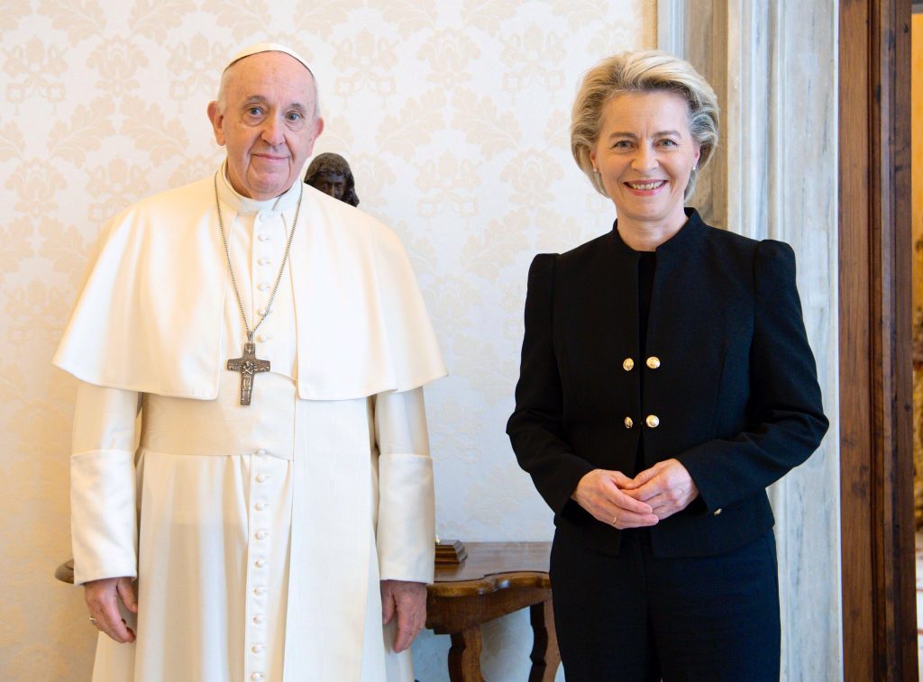 Ursula von der Leyen s-a întâlnit cu Papa Francisc, la Vatican