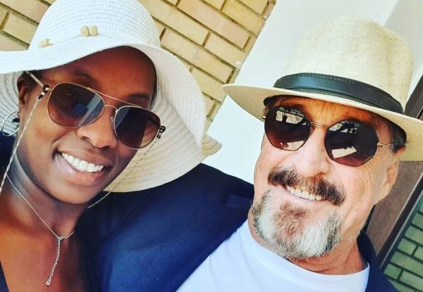 Răsturnare de situație în cazul morții lui John McAfee. Ce spune soția lui despre sinucidere