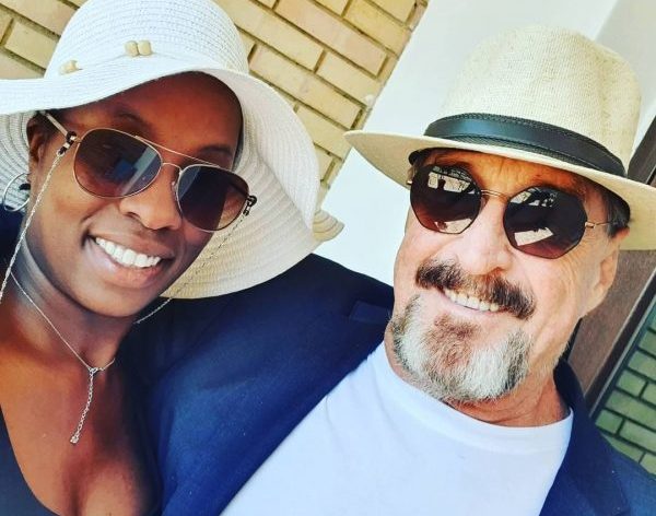 Răsturnare de situație în cazul morții lui John McAfee. Ce spune soția lui despre sinucidere