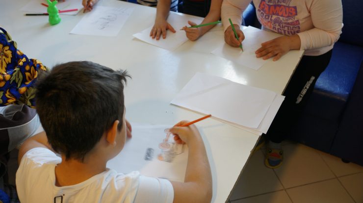 Sorin Cîmpeanu propune desfășurarea școlii și în centrele sanitare. Expert: „Și copiii din spitale ar trebui să aibă acces la educație de la distanță”