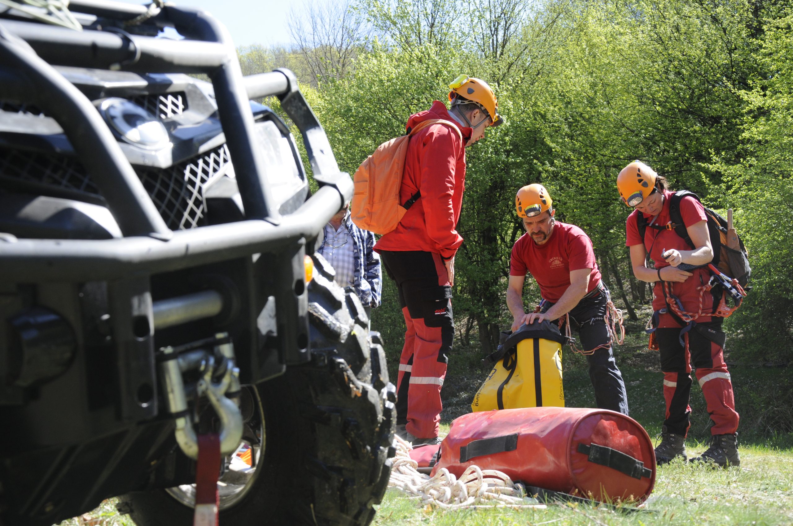 Cei doi polițiști de frontieră din Maramureș dispăruți în pădure au fost găsiți
