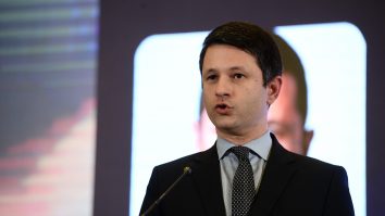 Iohannis încuviințează cererea de urmărire penală pe numele unui fost ministru din guvernul Cioloș. El e acuzat de fals în declarația de avere