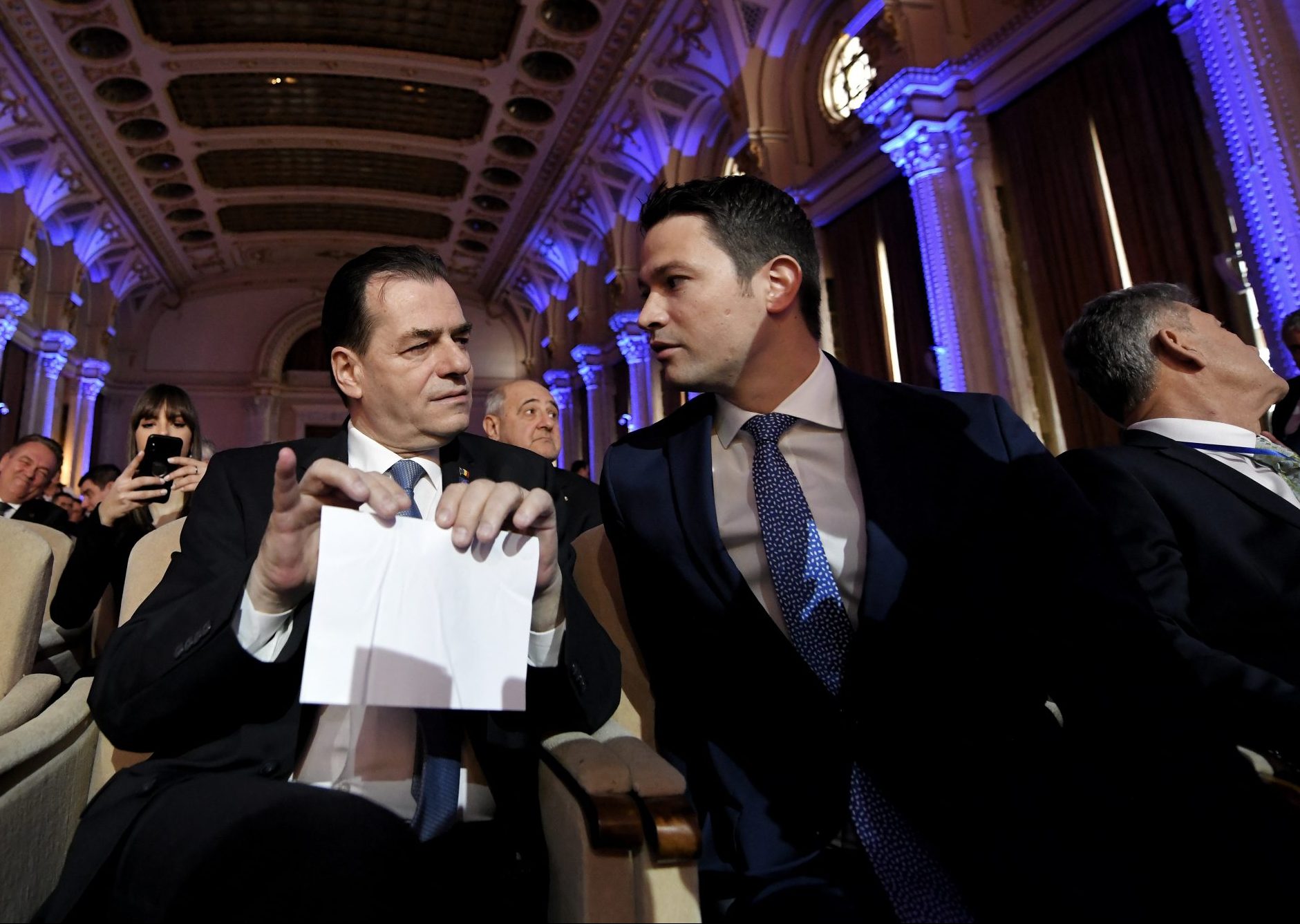 Război în interiorul PNL. Orban, comparat cu Ceaușescu. Sighiartău, amenințări din partea șefului partidului: „Îmi face plângere penală și altele”