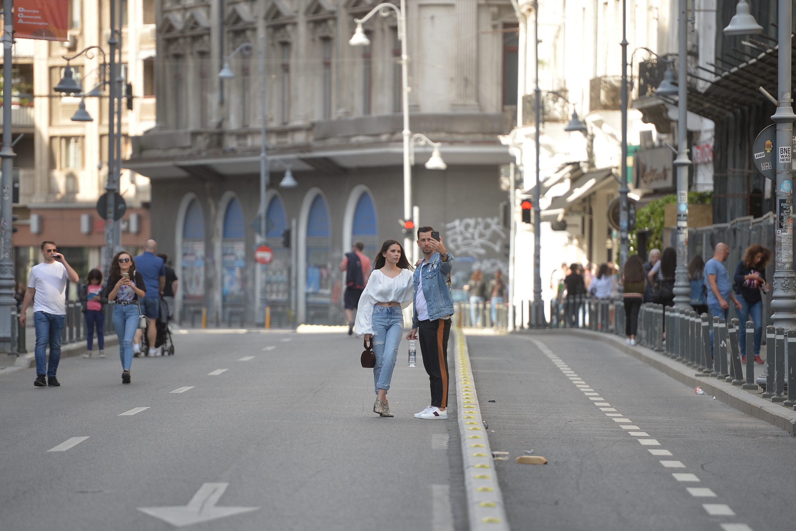 Bucureștiul se apropie de scenariul roșu. Rata de infectare a crescut azi la 2,91 la mie