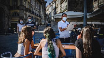 Portugalia a impus noi reguli pentru a preveni răspândirea variantei Delta. Restaurantele se închid la 15:30