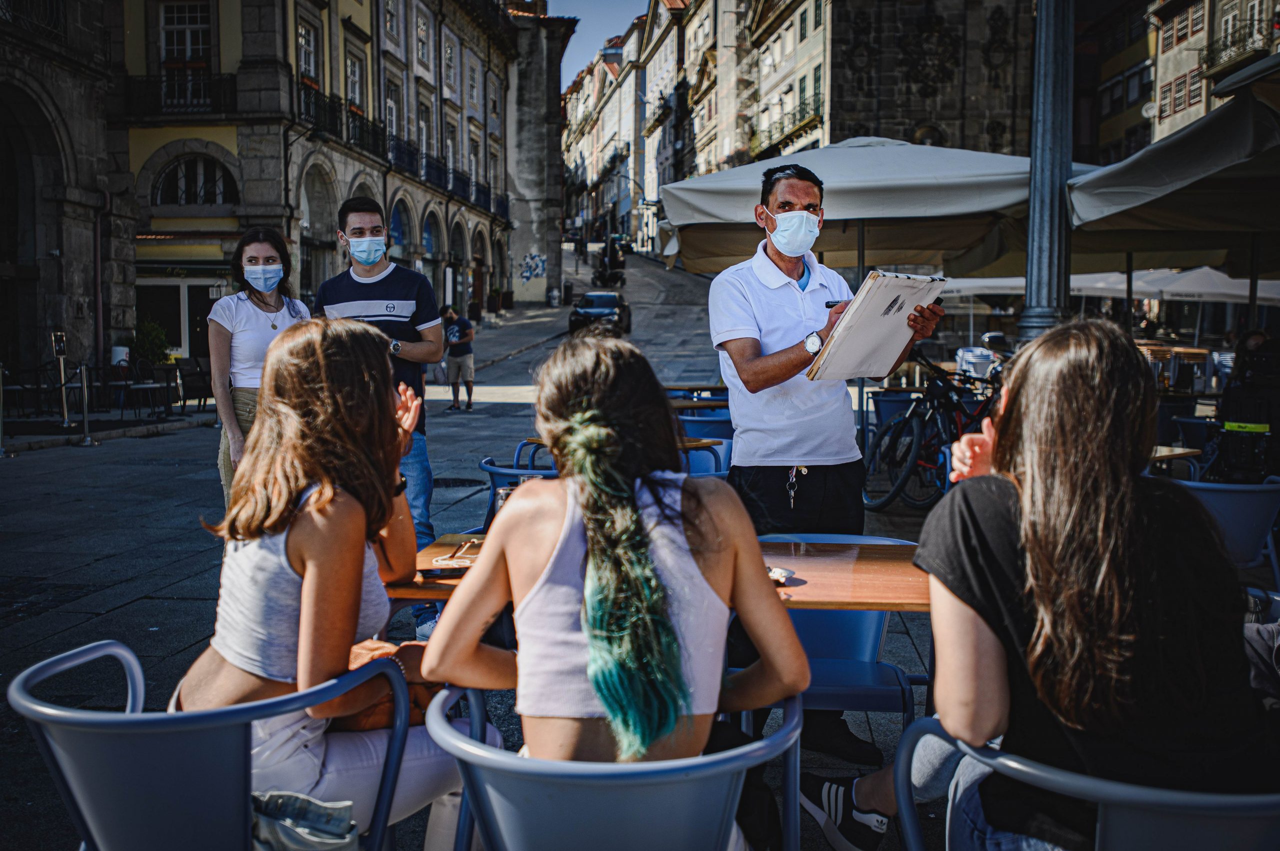 Portugalia a impus noi reguli pentru a preveni răspândirea variantei Delta. Restaurantele se închid la 15:30