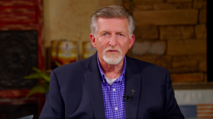 Anti-vaxxer, internat cu Covid, după ce a spus că vaccinurile vor elimina „oamenii proşti”