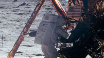 VIDEO. Mesajul trimis Uniunii Sovietice de către primul om care a mers pe Lună. Textul a fost descoperit la Moscova