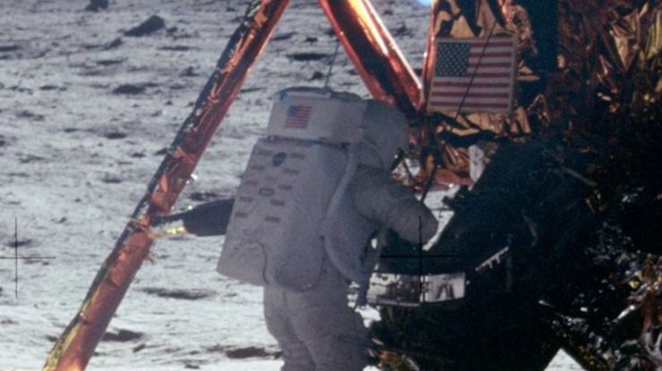 VIDEO. Mesajul trimis Uniunii Sovietice de către primul om care a mers pe Lună. Textul a fost descoperit la Moscova