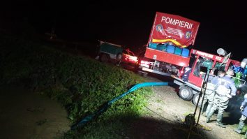 IGSU, bilanț după ploile torențiale: Persoane luate de ape, drumuri blocate și copaci căzuți