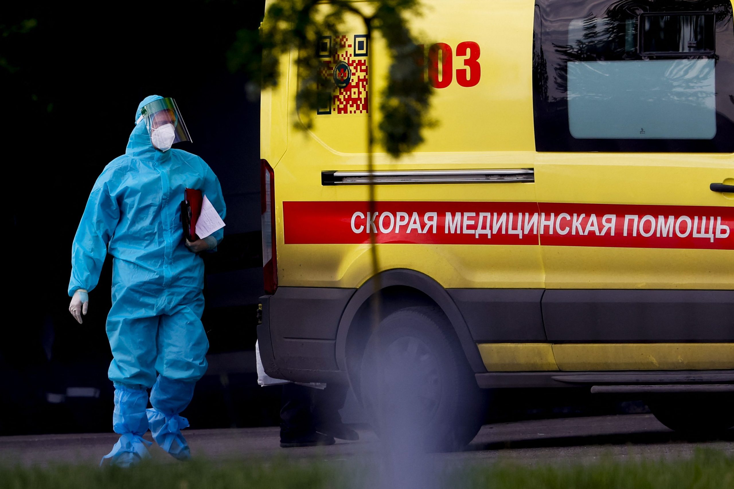 Creşte rata de infectare cu SARS-CoV-2 în Rusia: „Oamenii sunt internaţi în spital din a treia zi”