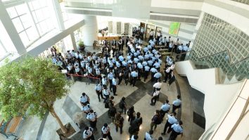 Poliţia din Hong Kong a arestat cinci directori ai ziarului Apple Daily, susținător al manifestărilor pro-democrație