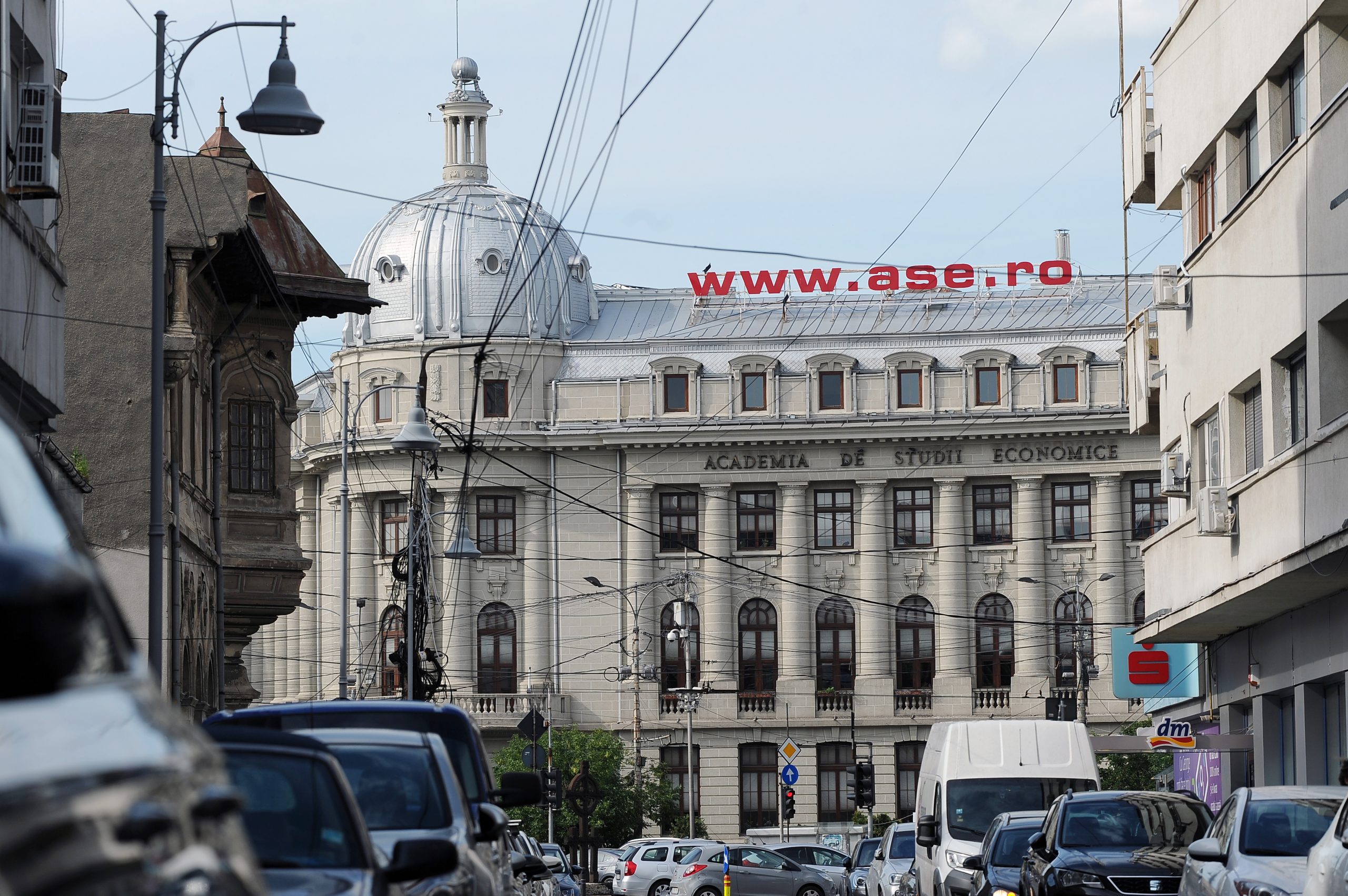 Cele mai mari universități din țară critică dur creșterea vârstei opționale de pensionare