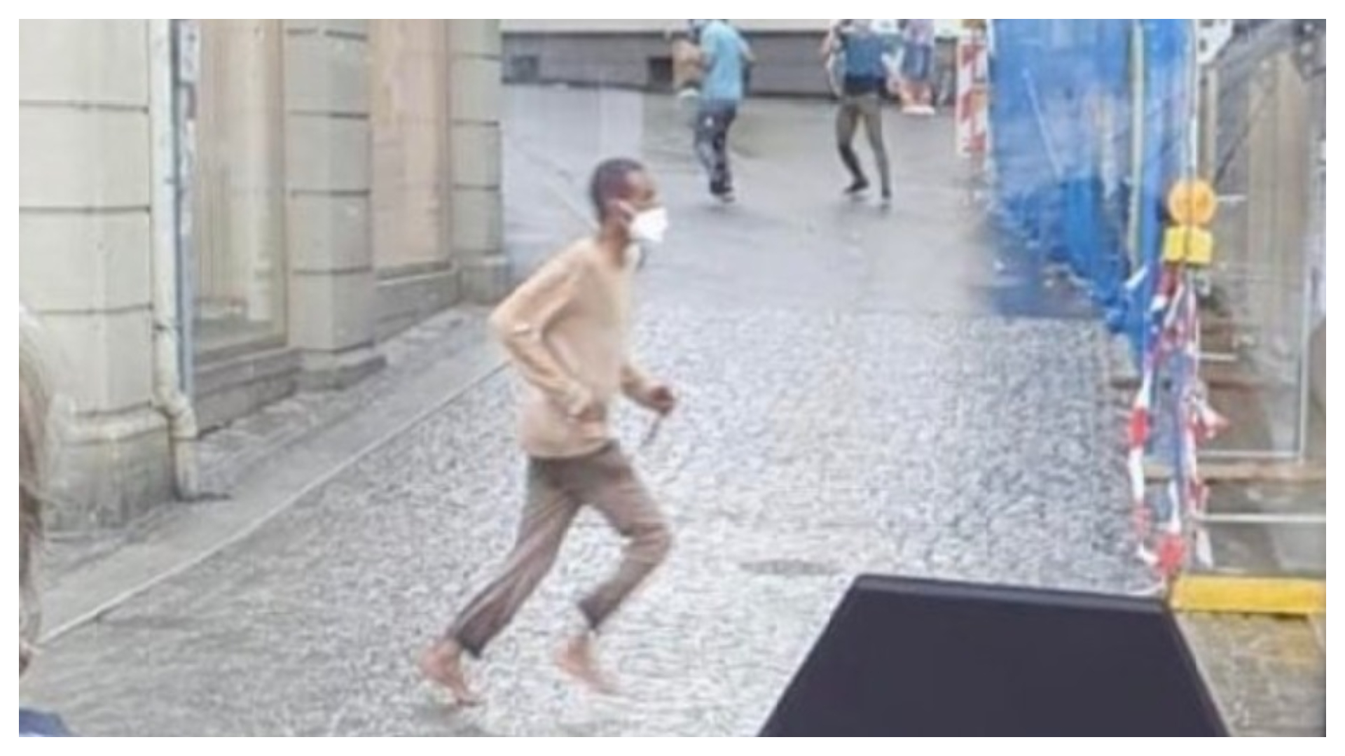 Atac armat în Germania. Trei oameni au fost ucişi pe stradă, iar alţi şase au fost răniţi. VIDEO