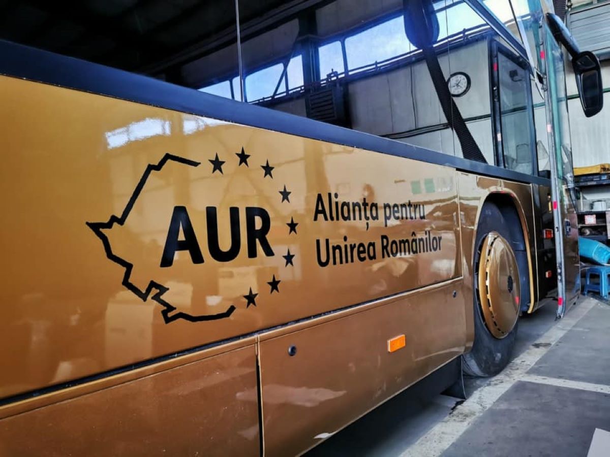 Autocarul AUR nu a fost lăsat să intre în Transnistria. A fost întâmpinat de o bandă cu zimți la graniță