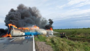 O autocisternă a luat foc pe o șosea din județul Brăila. Pompierii au izolat zona. FOTO