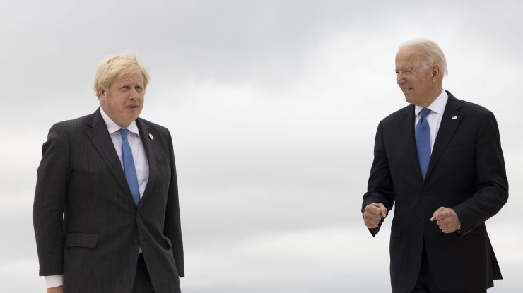 boris johnson si joe biden la summitul din 2021.