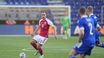 Christian Eriksen in timpul unui meci de fotbal