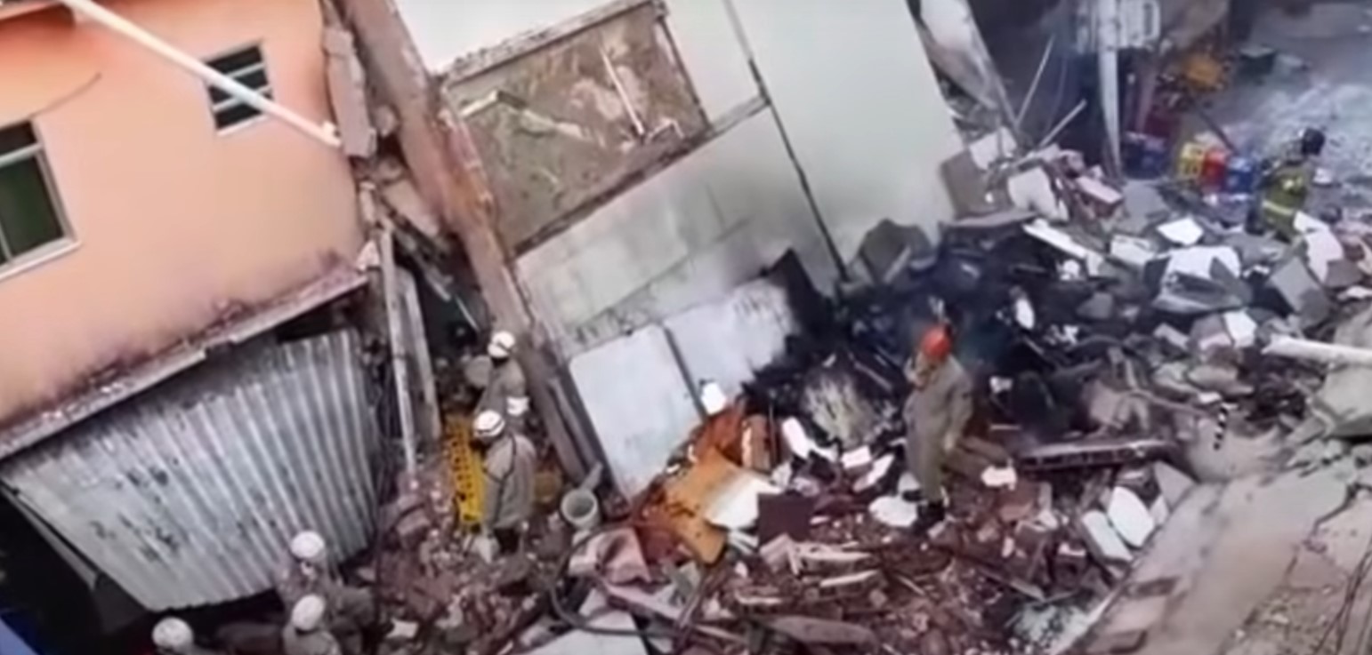 Cel puţin un mort după prăbuşirea unui imobil rezidenţial în oraşul brazilian Rio de Janeiro