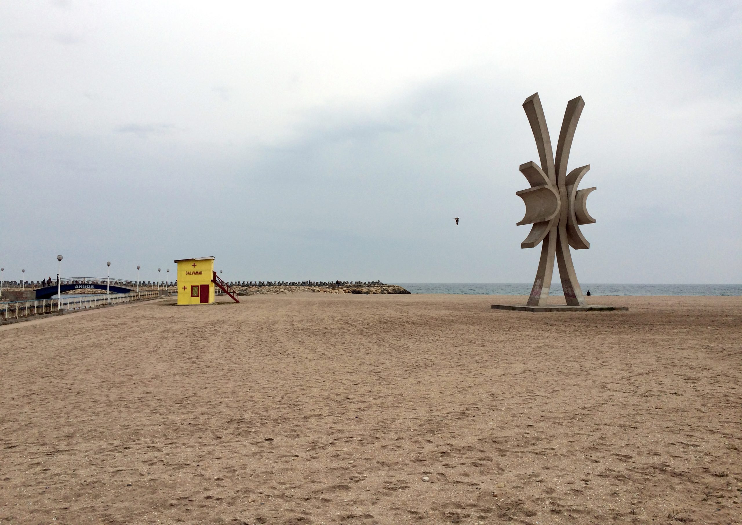 Scandal în stațiunea Costinești. Cel puțin doi bărbați au fost înjunghiaţi