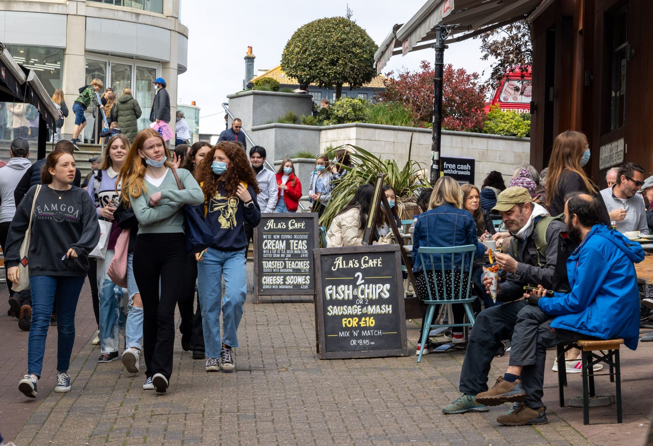 Guvernul britanic vrea să prelungească restricțiile cu încă patru săptămâni. Miniștrii se tem de varianta Delta a coronavirusului