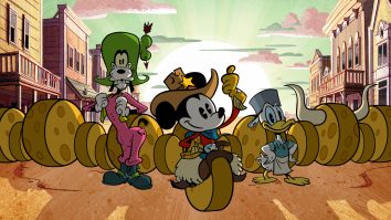 FOTO. Faimoasa mănușă a lui Mickey Mouse a fost transformată într-o măsuță de cafea. Costă 7.000 de euro