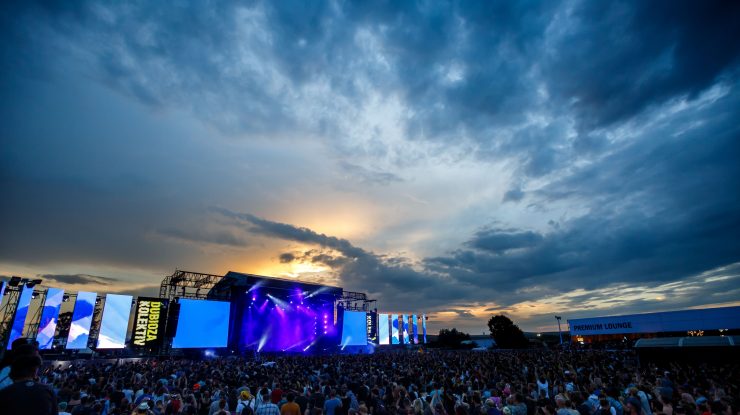 Mulțime de oameni la Electric Castle.