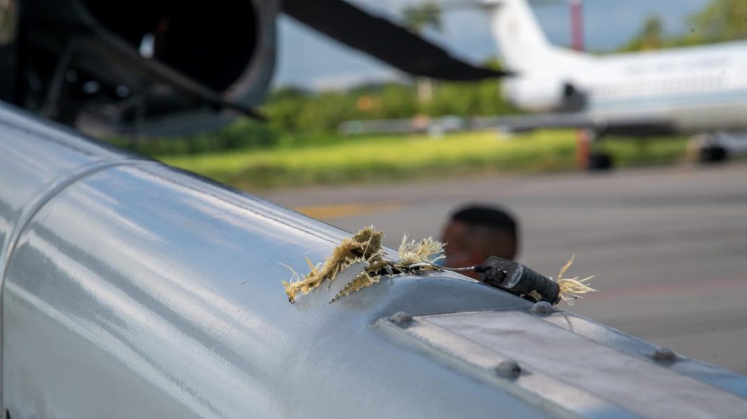 Elicopterul președintelui columbian Iván Duque, lovit de gloanțe când zbura aproape de Venezuela. Foto: Presidencia de la República de Colombia