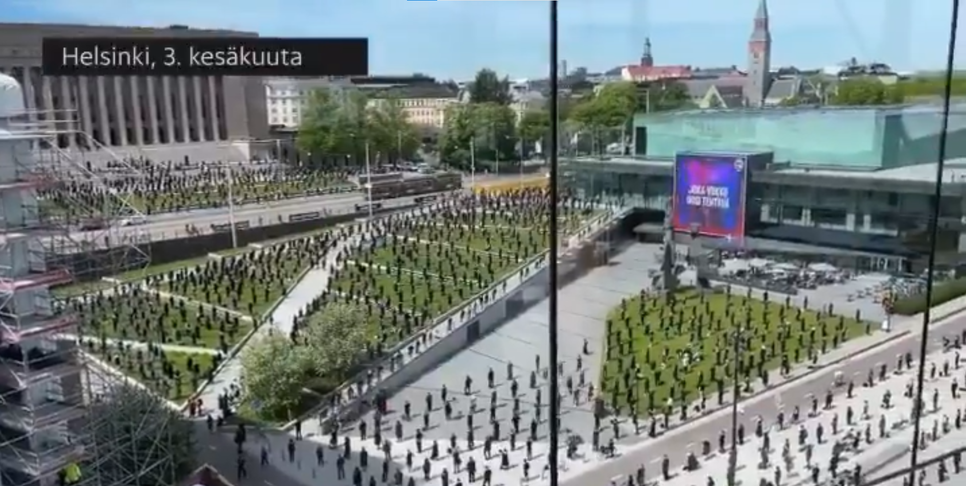 VIDEO. Cum protestează finlandezii față de restricțiile din pandemie: aliniați în coloane, respectând distanțarea socială