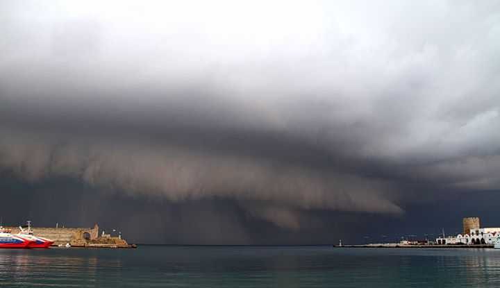 Avertizare MAE: Fenomene meteo extreme în Grecia