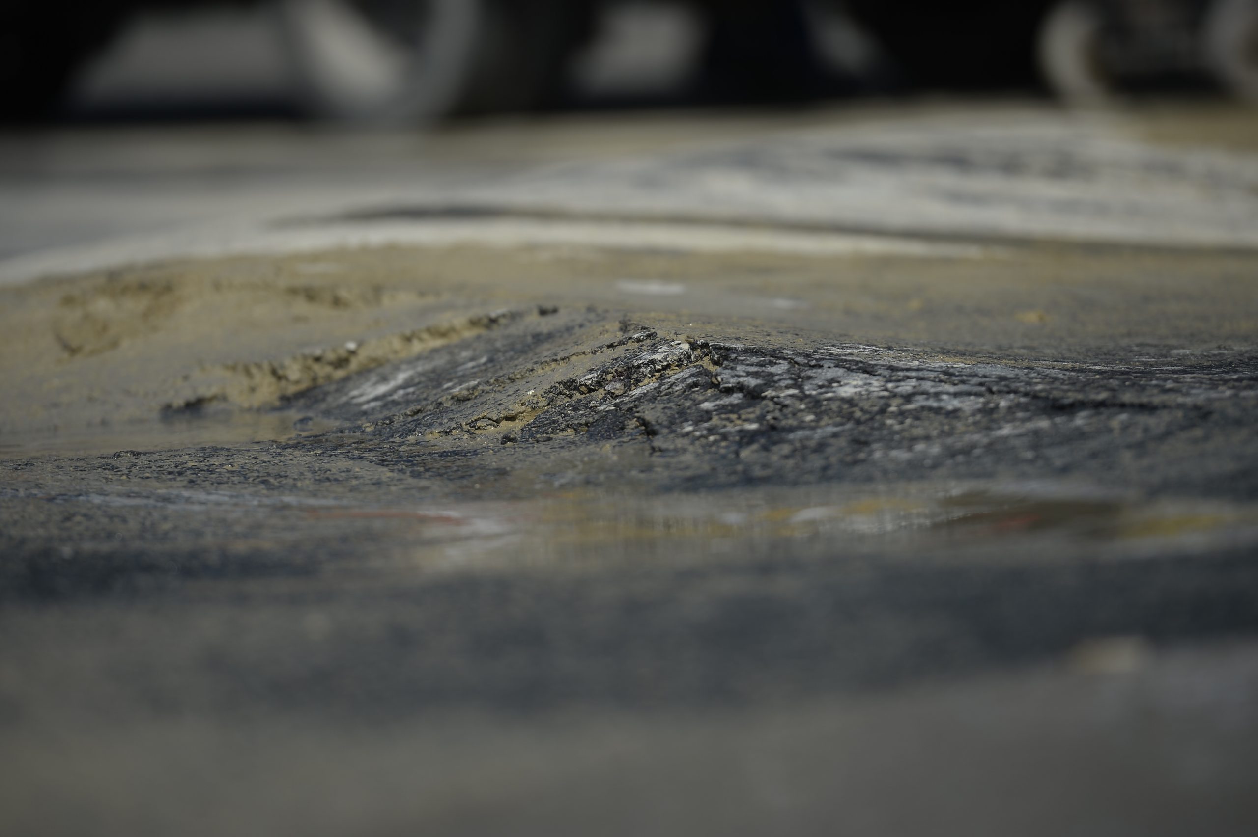 Începe asfaltarea gropilor din București. Nicușor Dan: „În două luni, eu estimez că o să fim bine”