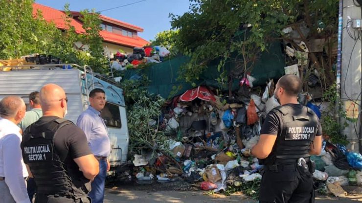 Poliția Locală din Sectorul 1 intervine în scandalul gunoaielor.