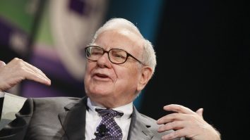 Warren Buffett încă locuiește în casa pe care a cumpărat-o în urmă cu 65 de ani. Cât valorează proprietatea. VIDEO