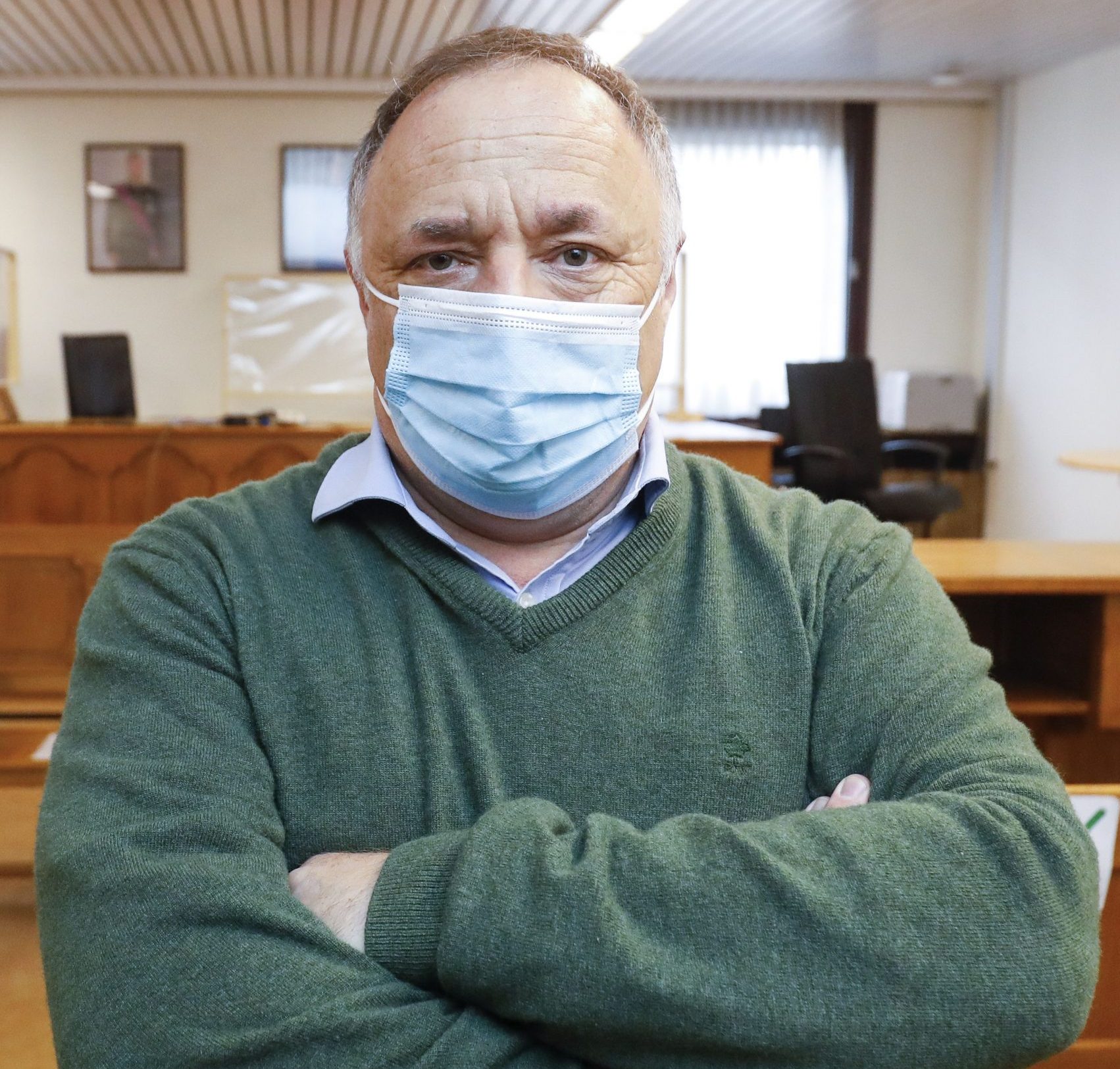 Expert în COVID-19, ținta unui lunetist extremist: „Acum și virologii decid cum să trăim tu și cu mine”