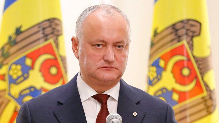 Igor Dodon, despre protestul AUR din fața casei sale: „I-au găsit pe aceşti debili şi idioţi care sunt folosiţi ca bâtă politică”
