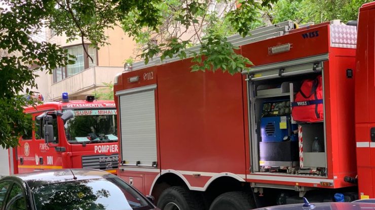 FOTO. Incendiu lângă Piața Matache din Capitală. Traficul este blocat
