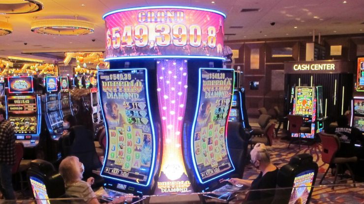 O călugăriţă a cheltuit peste 800.000 de dolari la jocuri de noroc, după ce a devalizat o şcoală. Pedeapsa primită