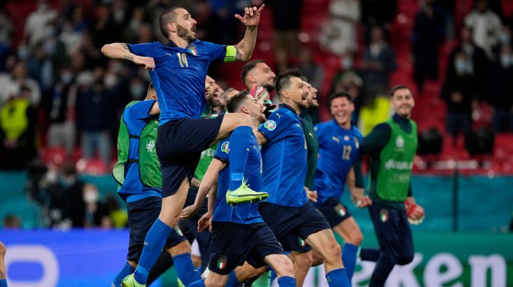 jucatorii italieni dupa victoria cu austria.