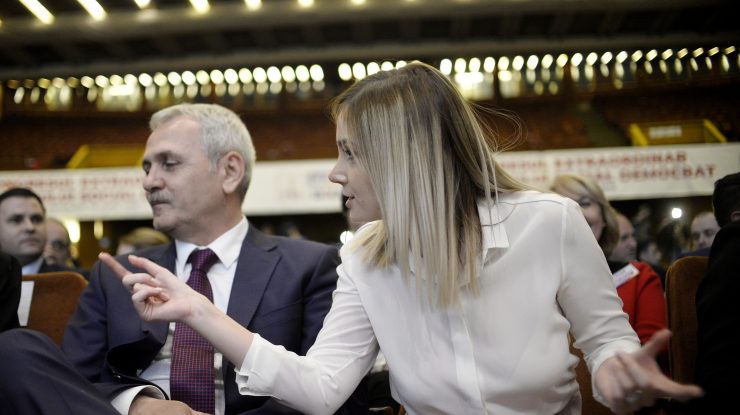 Liviu Dragnea și Irina Tănase la Sala Palatului stând pe scaune.