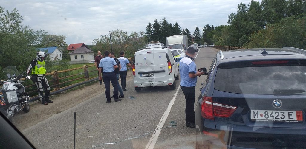 accident intre o masina cu vaccinuri si un motociclist, 10 iunie 2021.