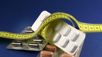 Pastile și centimetru de măsurat.