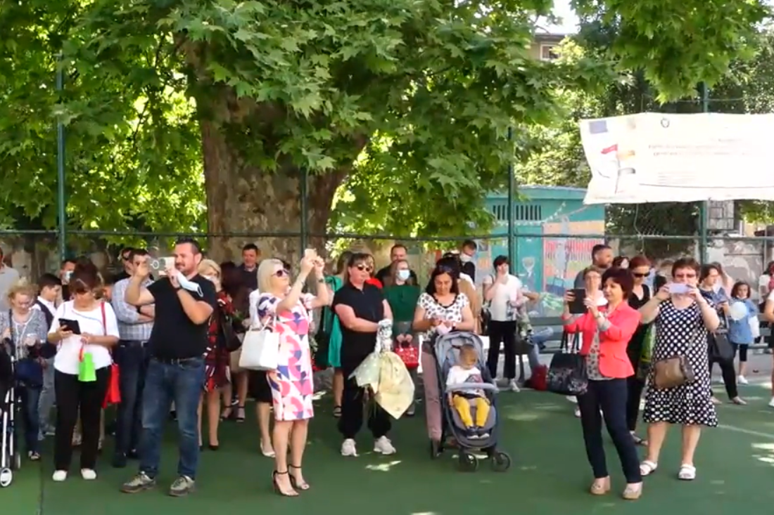 Festivitatea de absolvire, în condiții de pandemie. Părinții vaccinați sau cu un test PCR negativ au putut participa